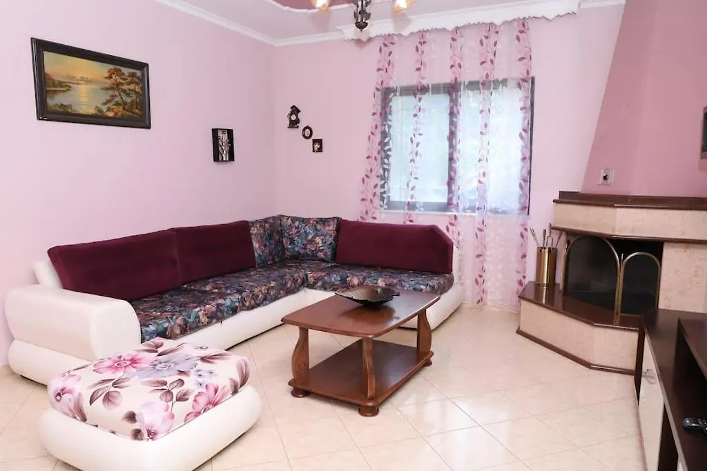 Toni Apartment Berat Semesterbostad
