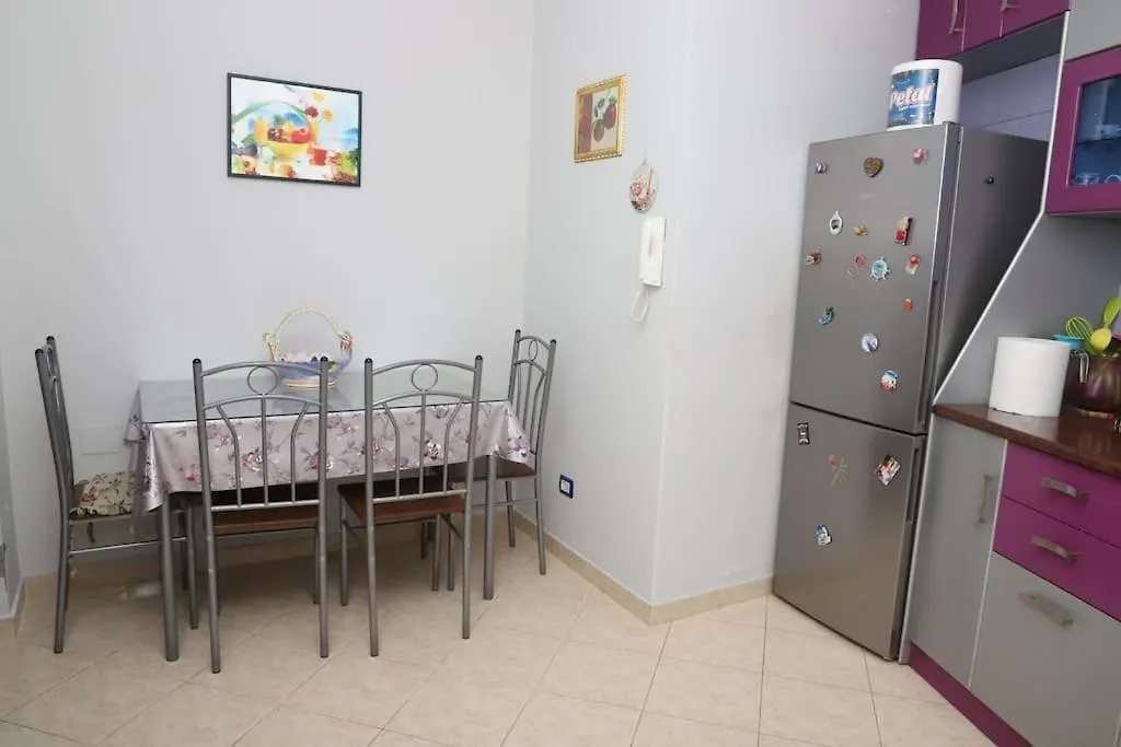Toni Apartment Berat 0*,  Albanien