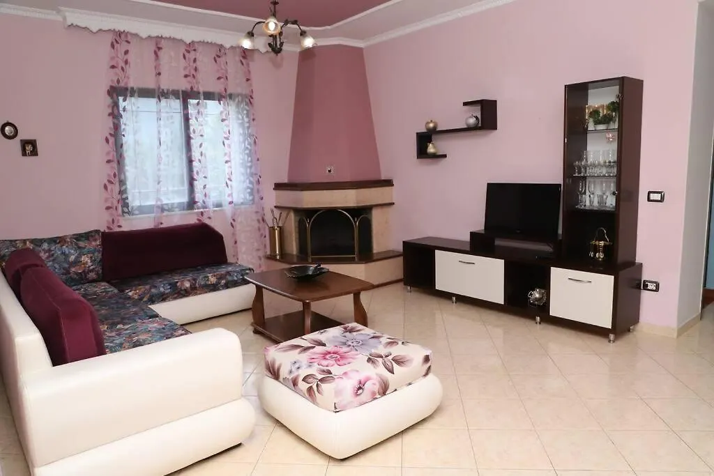 Toni Apartment Berat Semesterbostad